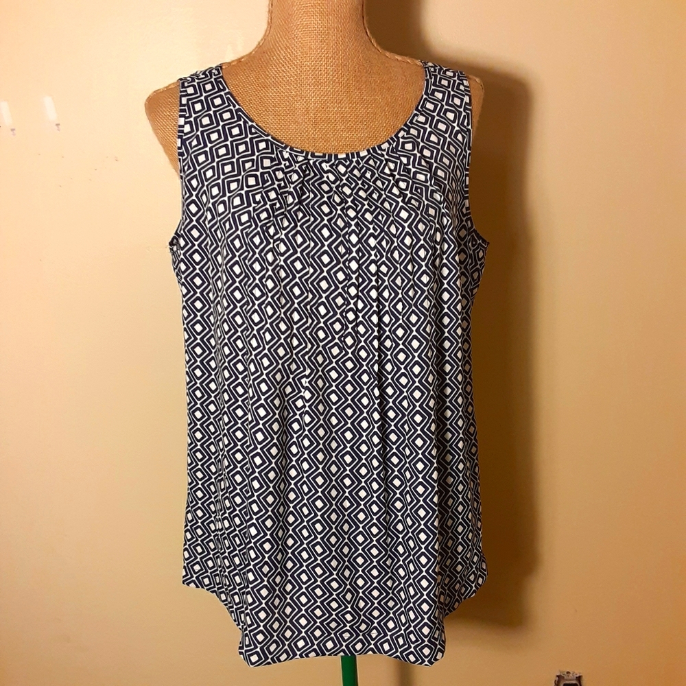 LOFT navy&white diamond print sleeveless top med